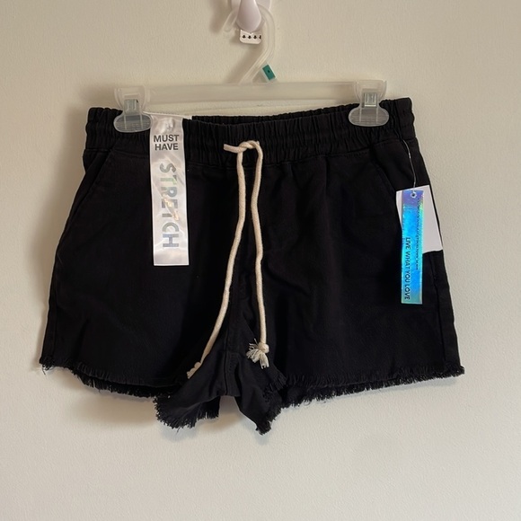 NEW Tinseltown Mid rise Pull-on Shorts XS Black Frayed Pockets Drawstring - Picture 1 of 14